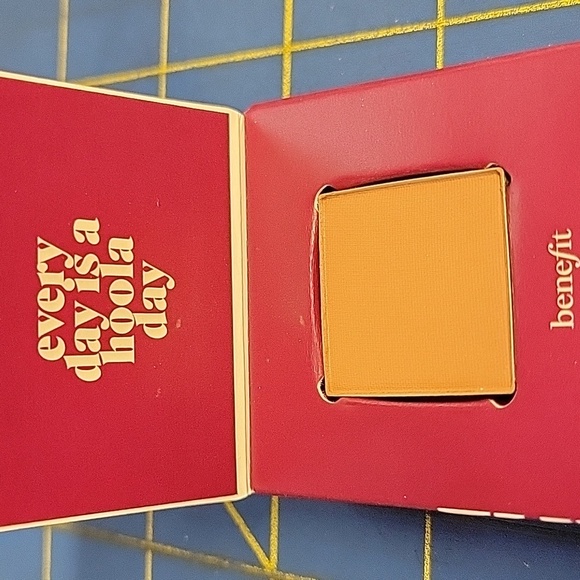 Benefit Hoola Original Powder Bronzer 1.8g New - Picture 3 of 3